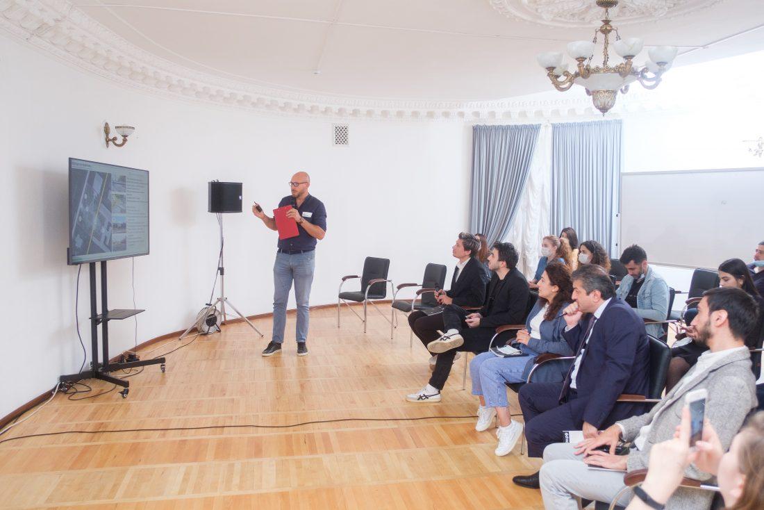 Дизайн-код, современное озеленение и перекрытие ул. Лермонтова в выходные: участники программы «Городские практики» обсудили, как сделать Нальчик лучше