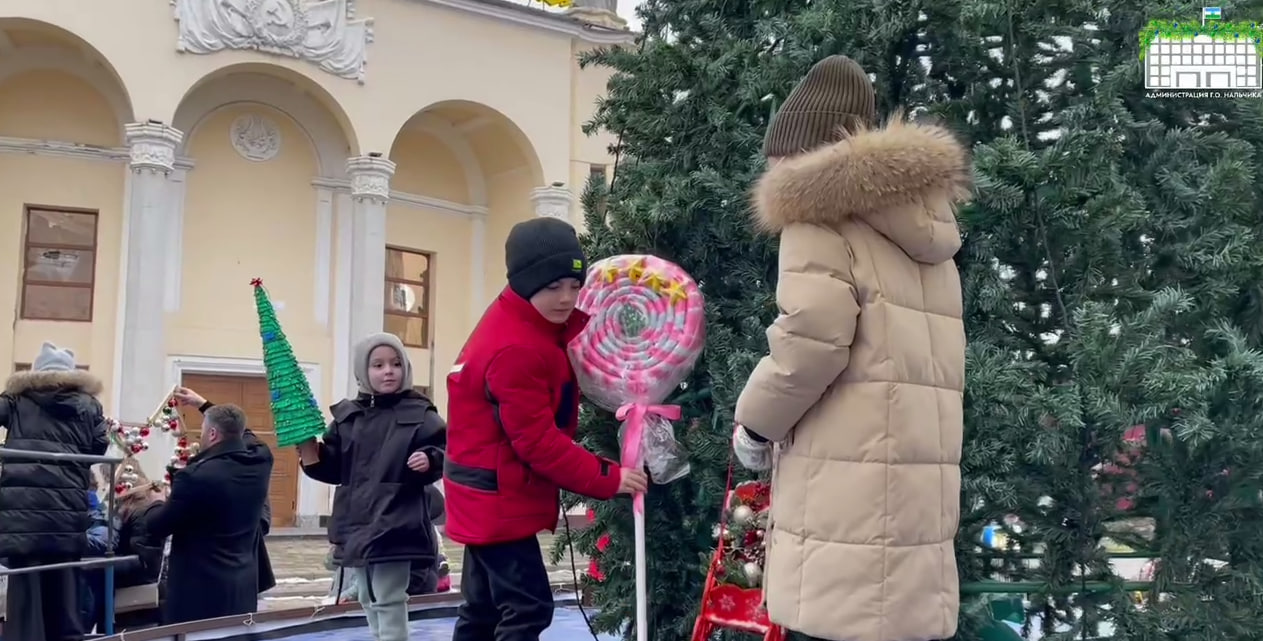 В Нальчике завершился конкурс на лучшую новогоднюю игрушку.