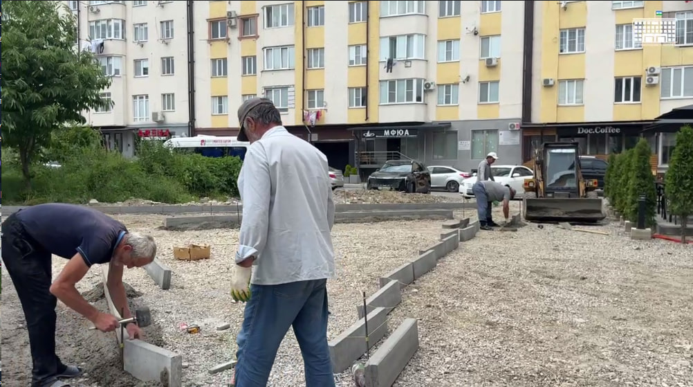 В Нальчике ведется благоустройство 12 общественных пространств в рамках программы Формирование комфортной городской среды.